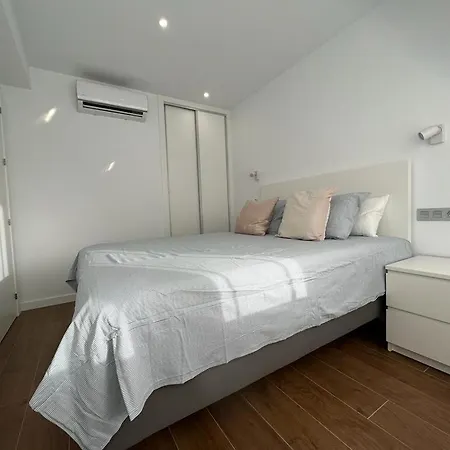 Malagueta 1 Linea De Playa Apartment Malaga Exterior photo
